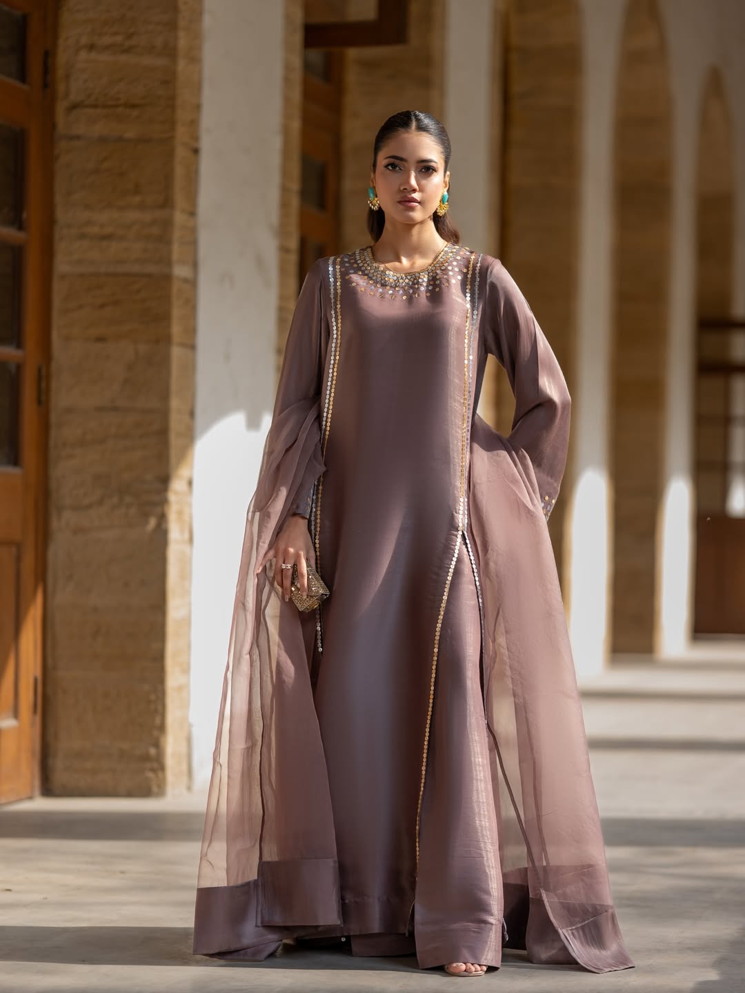 MAUVE_BROWN